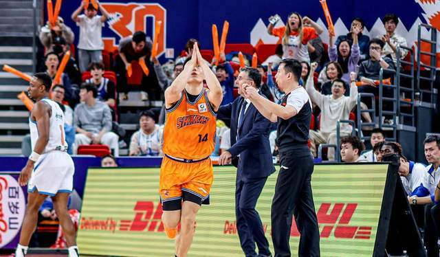 宝盈入口-CBA积分榜最新排名！广厦七连胜第一太稳，广东上海哄抢第二